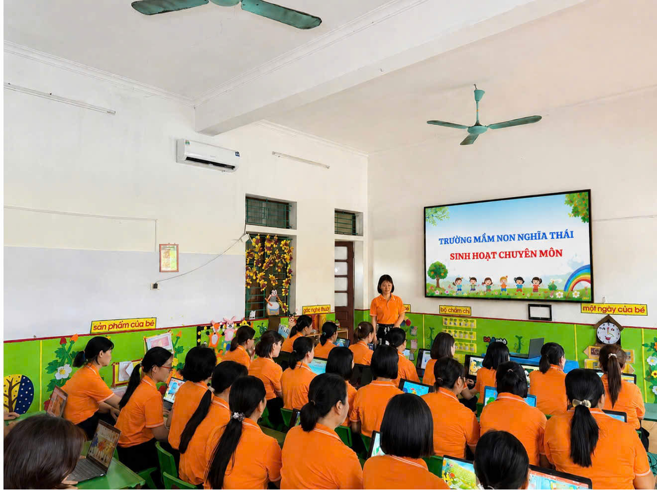ĐẨY MẠNH ỨNG DỤNG KHOA HỌC CÔNG NGHỆ, ĐỔI MỚI SÁNG TẠO VÀ CHUYỂN ĐỔI SỐ TRONG TRƯỜNG MẦM NON NGHĨA THÁI