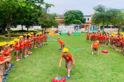 HOẠT ĐỘNG CHƠI NGOÀI TRỜI THÚ VỊ CỦA CÁC BÉ LỚP 4 TUỔI C