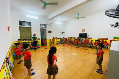 HOẠT ĐỘNG “CHƠI MÀ HỌC – HỌC MÀ CHƠI” CỦA CÔ TRÒ LỚP 5 TUỔI D