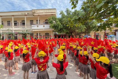 CHUỖI HOẠT ĐỘNG CHÀO MỪNG NGÀY 30/4 CỦA CÔ VÀ TRẺ TRƯỜNG MẦM NON NGHĨA THÁI