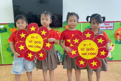 HOẠT ĐỘNG TRẢI NGHIỆM: “TỔ QUỐC GHI CÔNG” – GIEO MẦM LÒNG BIẾT ƠN CHO TRẺ MẦM NON