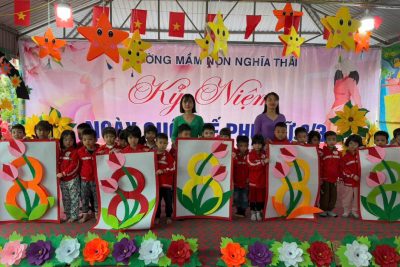 HOẠT ĐỘNG Ý NGHĨA CỦA CÁC BÉ KHỐI 5 TUỔI CHÀO MỪNG NGÀY QUỐC TẾ PHỤ NỮ 8/3