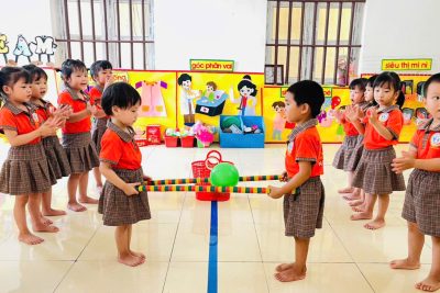 HOẠT ĐỘNG CHƠI VUI NHỘN CỦA CÁC BÉ LỚP 3 TUỔI A